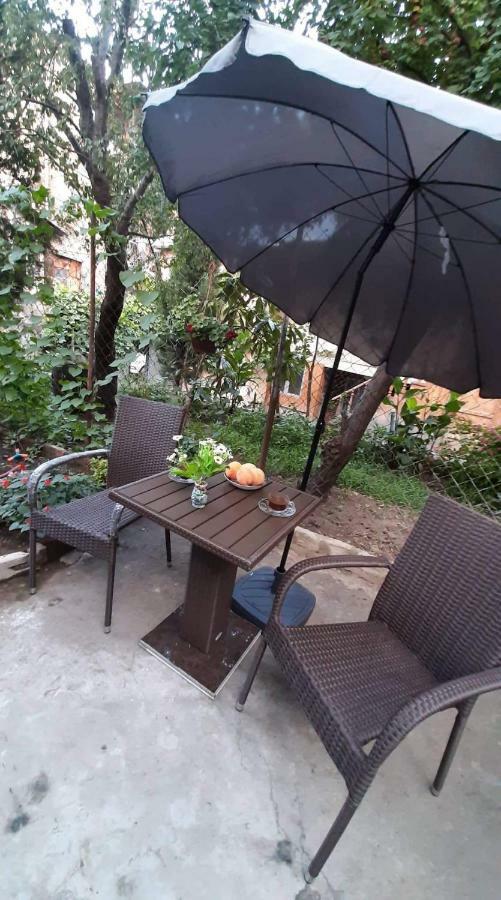 Ferienwohnung Newly Renovated House Tbilisi Exterior foto